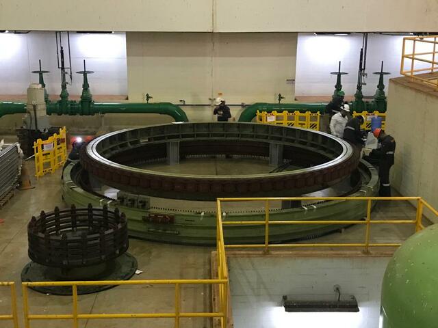 Içamento e posicionamento do estator auxiliar no HM