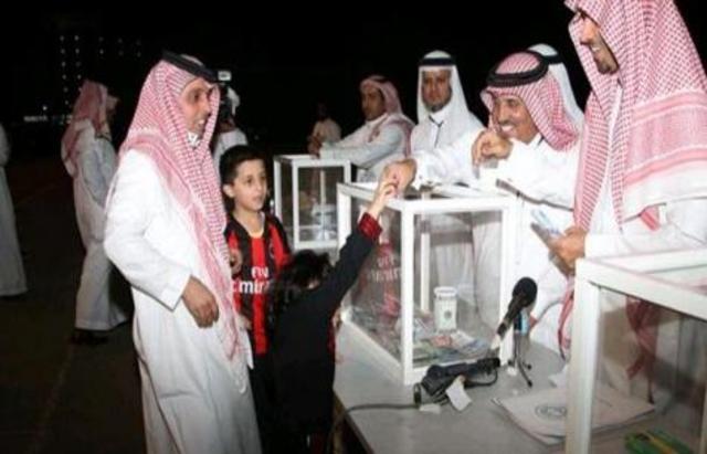 The Secretary-General of the Arab Investors Union Gamal Bayumi says Saudi Arabia has launched a fund-raising campaign, in collaboration with the World Bank and the EU, to support Egypt's economy.