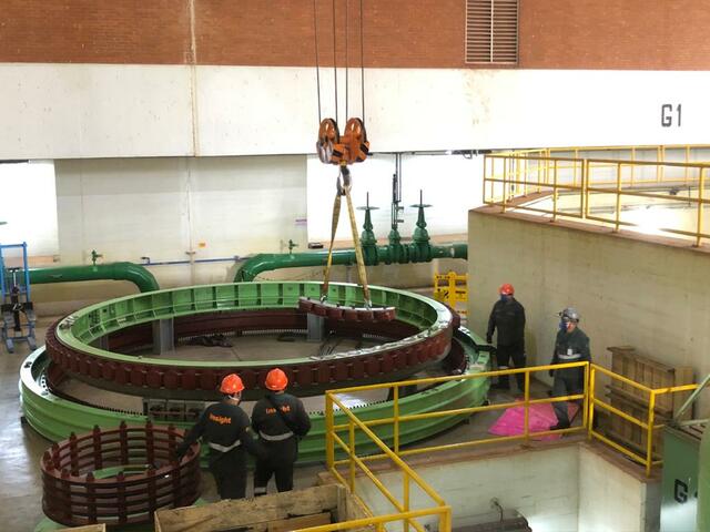 Recebimento de 24 polos auxiliares em campo UHE Volta Grande