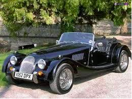 Coche con cuatro ruedas