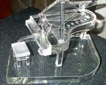 Plexiglas par Barker et Skinner