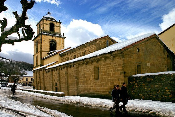 Colegiata de San Pedro de Teverga. (Asturias).