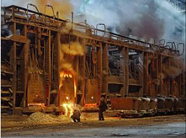 El comunismo, después de su consolidación inicial con el poder, empieza atener avances tecnológicos que sustituirían a las acerías del horno abierto en 1990, aplicado en la Unión Soviética y Europa.