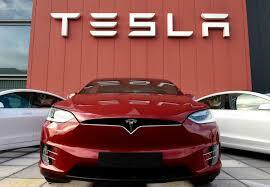 Musk founds Tesla