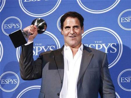 Mark Cuban gets the Outstanding Team ESPY awards.