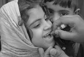 La transmisión del poliovirus