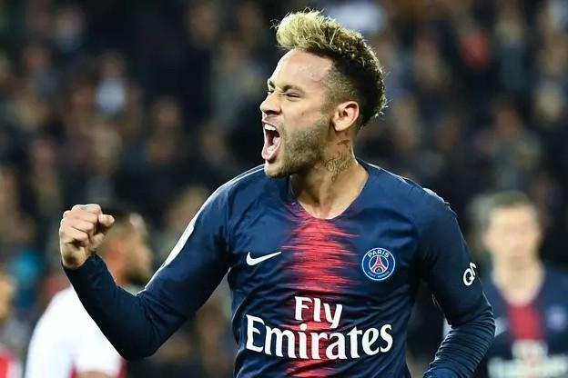 Neymar salta la banca