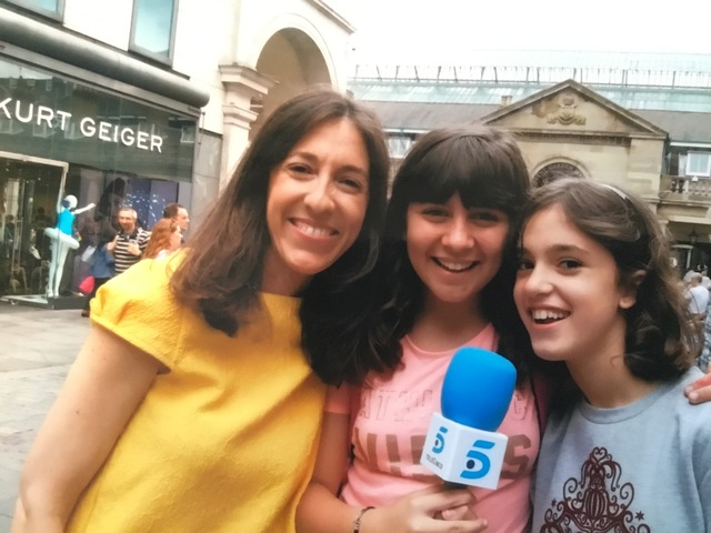 I travelled to London with my neighbor Cristina.