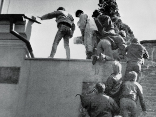 LEVANTAMIENTOS EN EL BLOQUE ORIENTAL