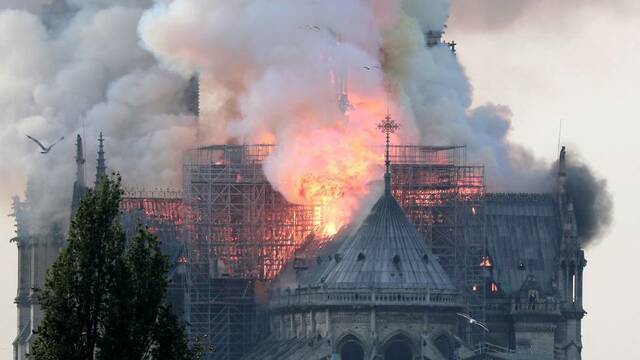 INCENDIO EN NOTRE DAME