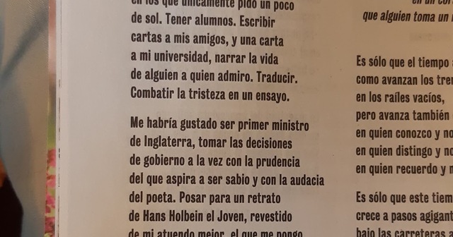moro comienza a escribir poesia