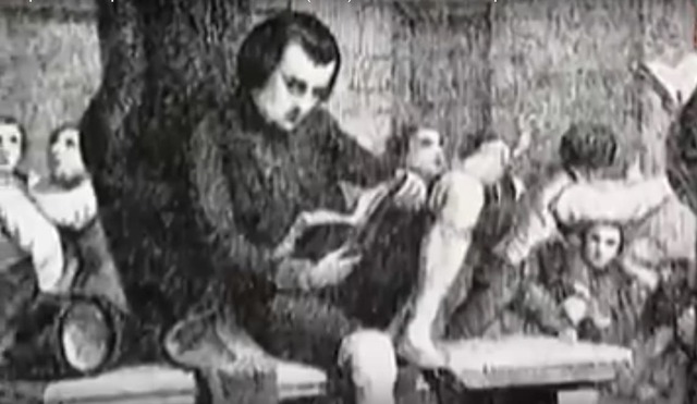 Estudia en un un col·legi militar