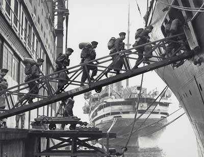 Canada Enters World War 1 (+1)