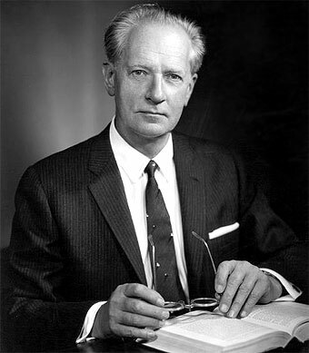 Descubrimiento del tubo de rayos catódicos.