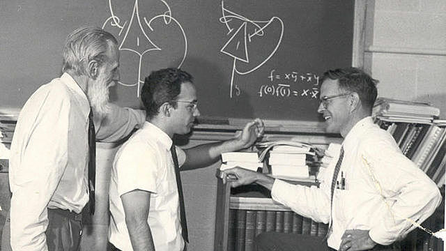 Los atributos de un agente inteligente