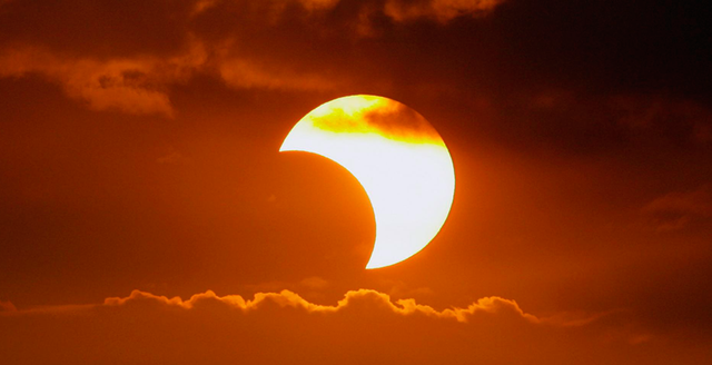 Primer eclipse de Sol predicho por Tales de Mileto.