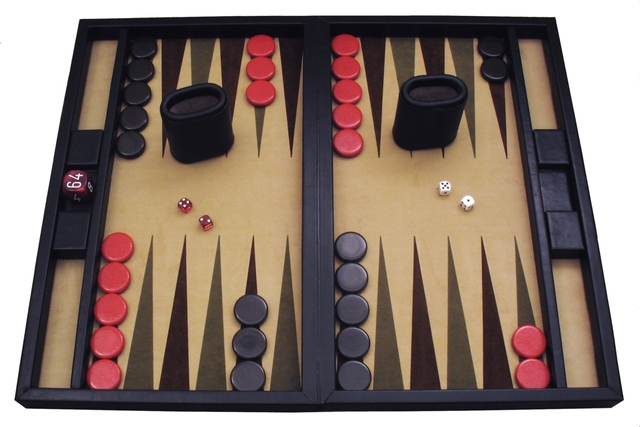 UN ORDENADOR VENCE AL BACKGAMMON
