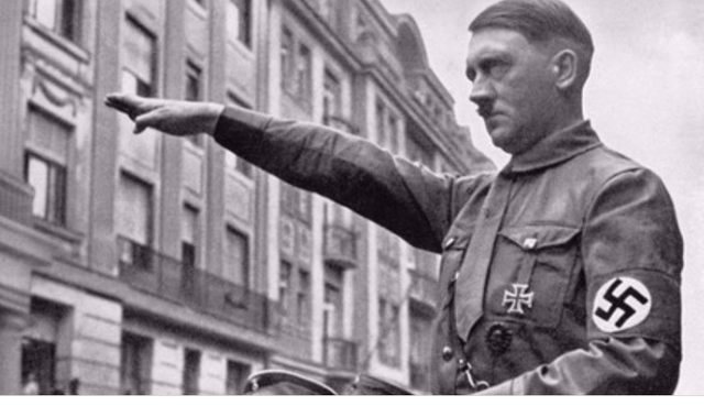 Hitler se une como militante político a Deutsche Arbeiterpartei, DAP, el Partido Obrero Alemán.