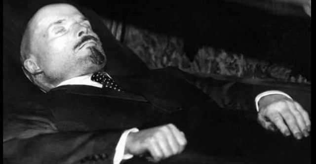 Fallece Lenin