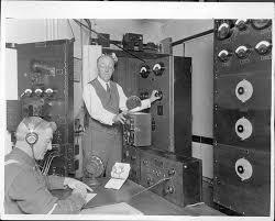 Primeras emisiones radiofónicas como medio de comunicación