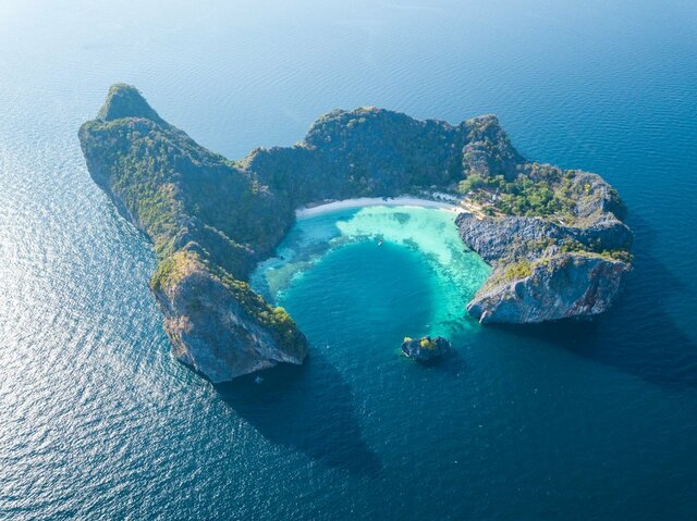 THA Crew Arrive in Quavania