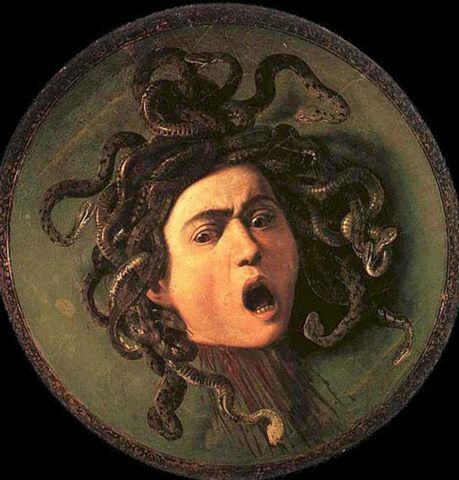 Medusa con dragones