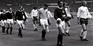 Se juega el primer partido de selecciones.