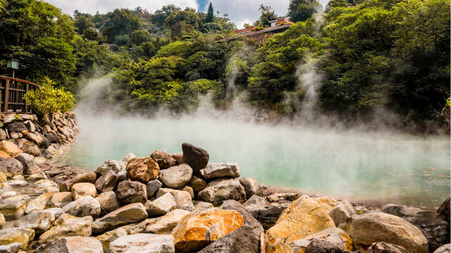 SIGLO XVIII USO DE LAS AGUAS TERMALES COMO MEDICINA NATURAL