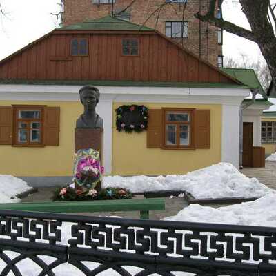 Timeline: Пам'ятники Лесі Українці