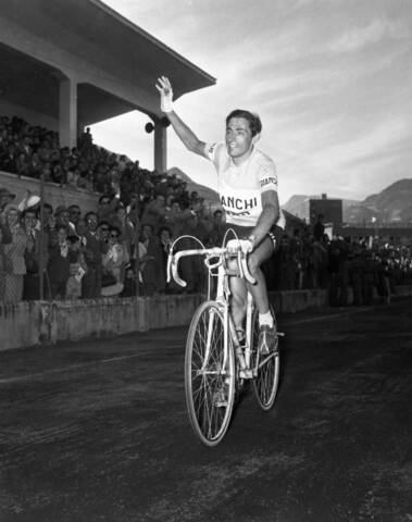 Fausto Coppi vince il Giro d'Italia