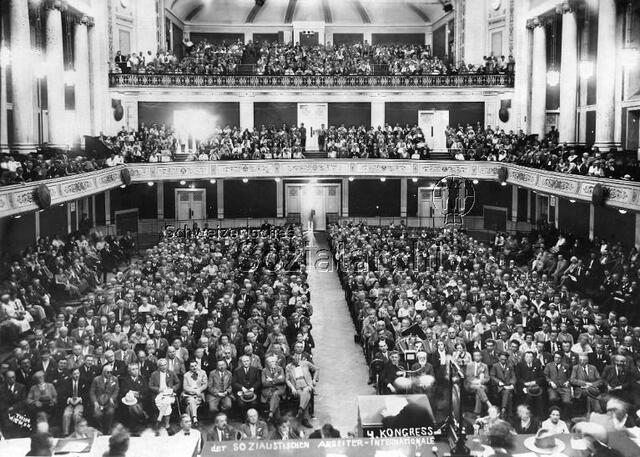 Fundación da Internacional Obreira Socialista