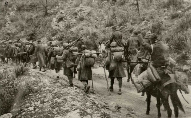 L'Italia attacca la Grecia