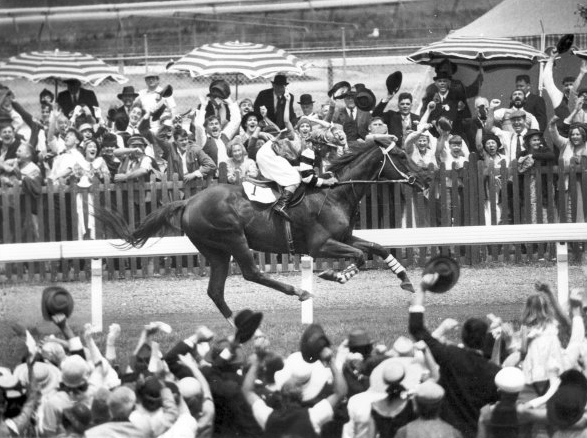 Phar Lap Wins His First Melbourne Cup