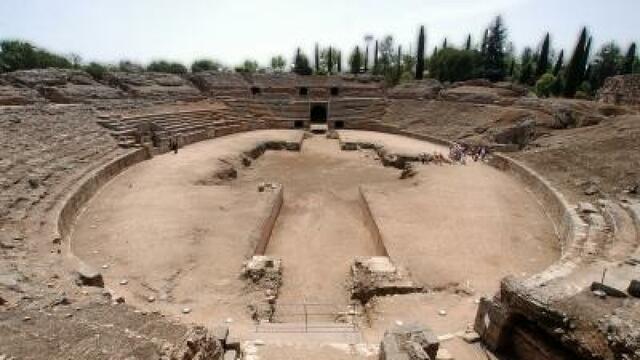 Construcción Anfiteatro Romano.