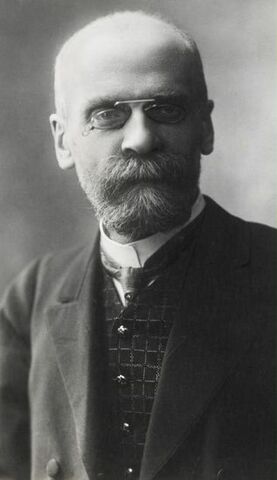 Nace Émile Durkheim