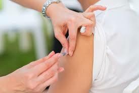 Aplicacion de la vacuna antirrabica en humanos