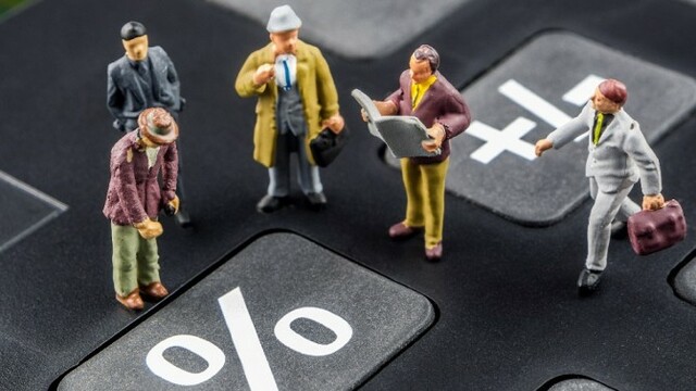 Los Monetaristas y Los Activistas