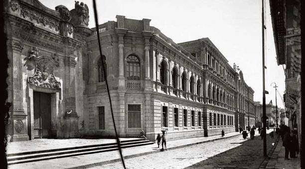 Creación de la Real y Pontificia Universidad de San Gregorio Magno de Quito