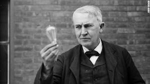 1879  Thomas Alva Edison inventa la primera bombilla.