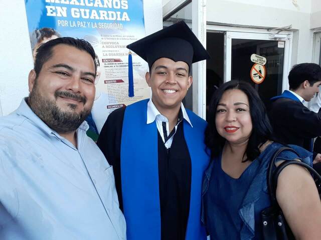 + Me gradué de la preparatoria