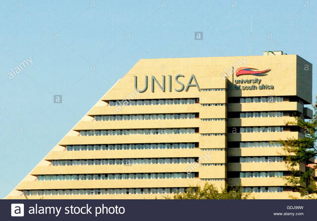 La Universidad de Sudáfrica (UNISA) —Convencional hasta entonces— comenzó a enseñar también por correspondencia