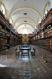 Palafoxian bibloteca is founded in Puebla