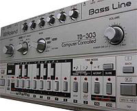 ROLAND TB-303