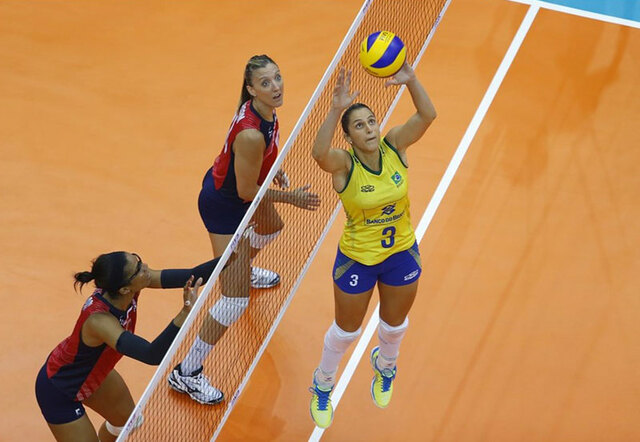 Se celebra la primera Copa Mundial de voleibol Femenina