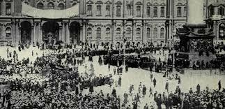 CRECIMIENTO DE LA OPOSICIÓN DE LOS SÓVIETS