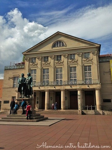 S'estableix a la cort de Weimar