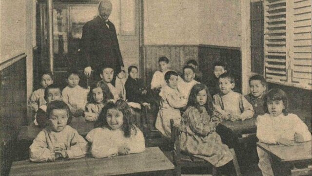 Giner de los Ríos crea la Institución Libre de Enseñanza