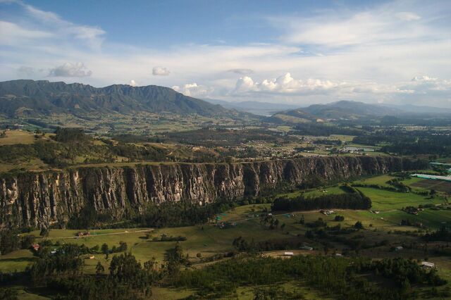 500 - 800 LOS ASENTAMIENTOS EN LA SABANA DE BOGOTÁ