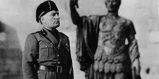 Mussolini es capturado y ejecutado por partisanos