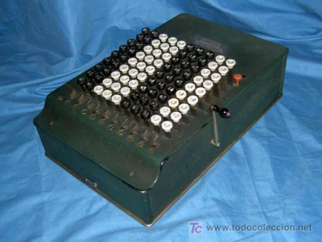 Primera Sumadora de Teclado